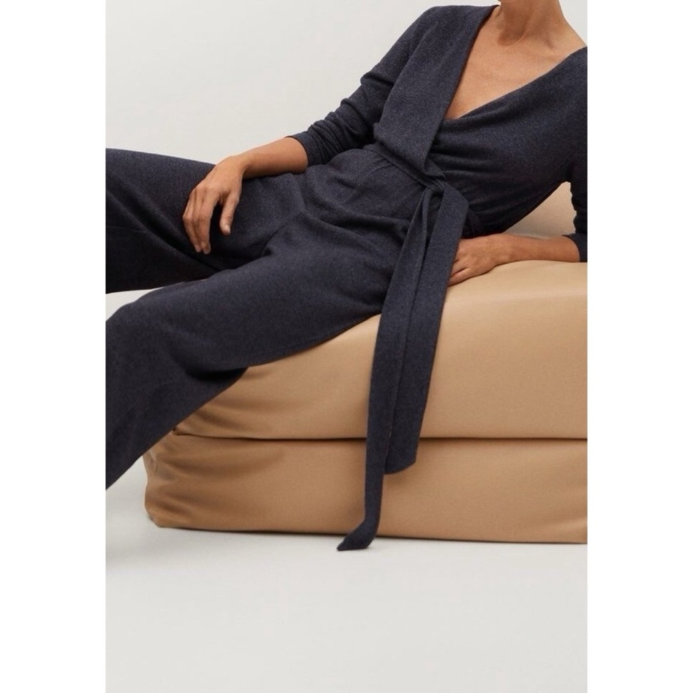 BNWT Mango Long Sleeve V-neck Wide Leg Jumpsuit - Size Medium - Picture 17 of 17